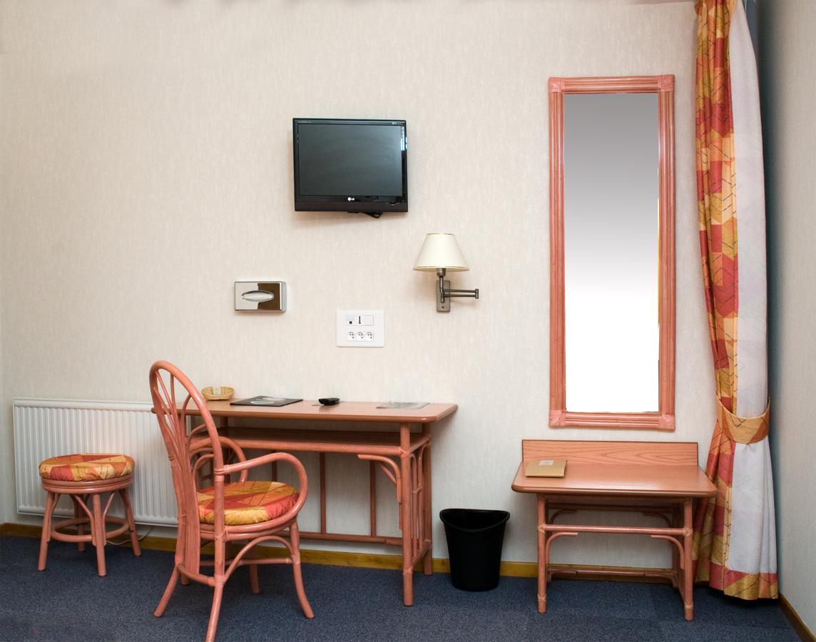 Hotel De Normandie Conches-en-Ouche Ngoại thất bức ảnh