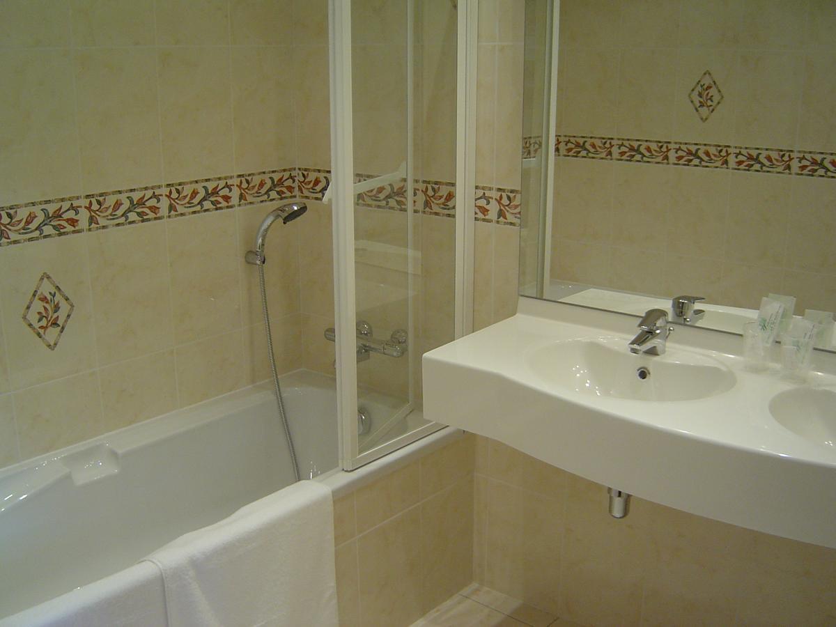 Hotel De Normandie Conches-en-Ouche Ngoại thất bức ảnh